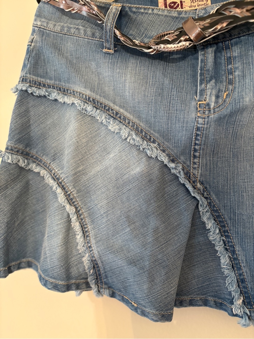 Y2K L.E.I. Juniors Size 7 Low Rise Denim Mini Skirt - Picture 2 of 10